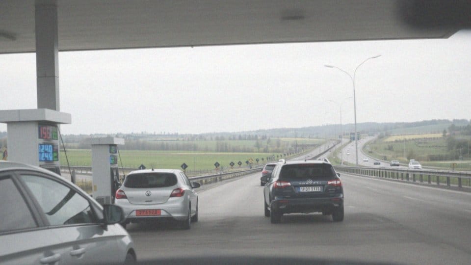 Jakie są ceny paliw i natężenie ruchu przy dojeździe do Poznania?