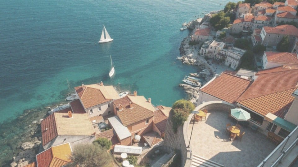 Jak dostępne są noclegi i atrakcje w Chorwacji w czerwcu?