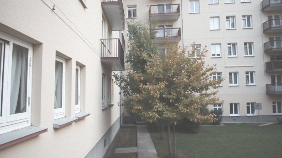 Jakie są kroki do przekształcenia prawa lokatorskiego w prawo własności?